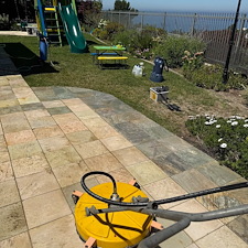 Professional-House-Washing-and-Window-Cleaning-Service-in-Palos-Verdes-CA-to-Combat-Coastal-Mold-and-Algae 4